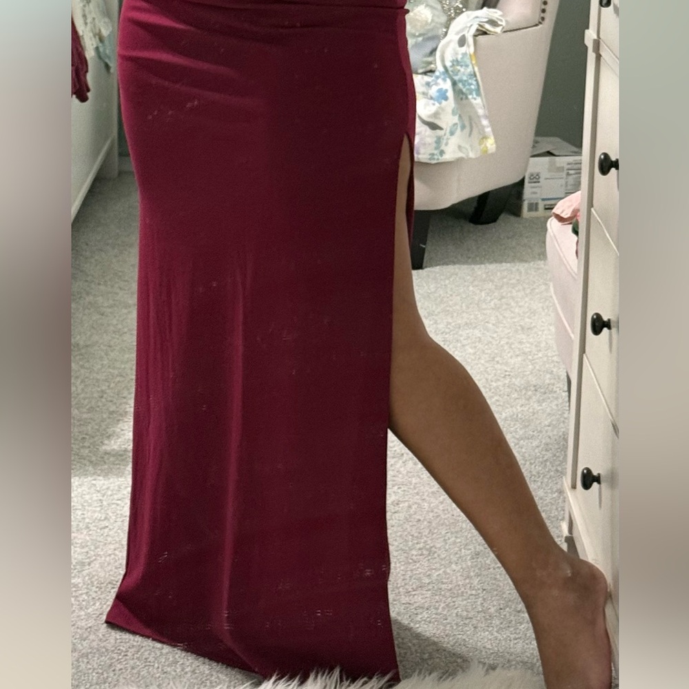 Lulus NWT Elegant Burgundy Maxi Dress - Picture 4 of 4